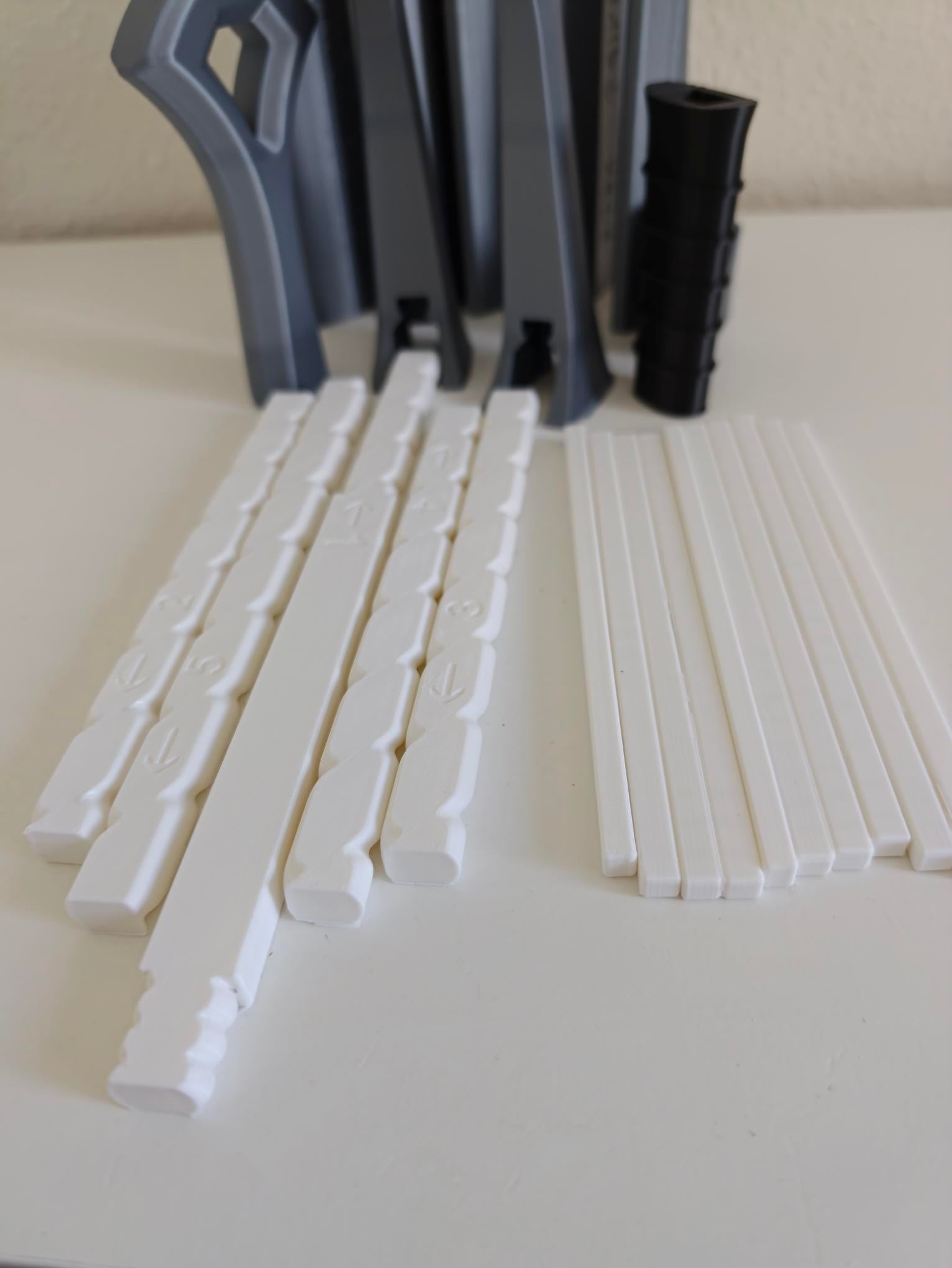 3D Printed Lord ot the Rings Andúril Sword Kit – Screw Assembly – Full Colour -