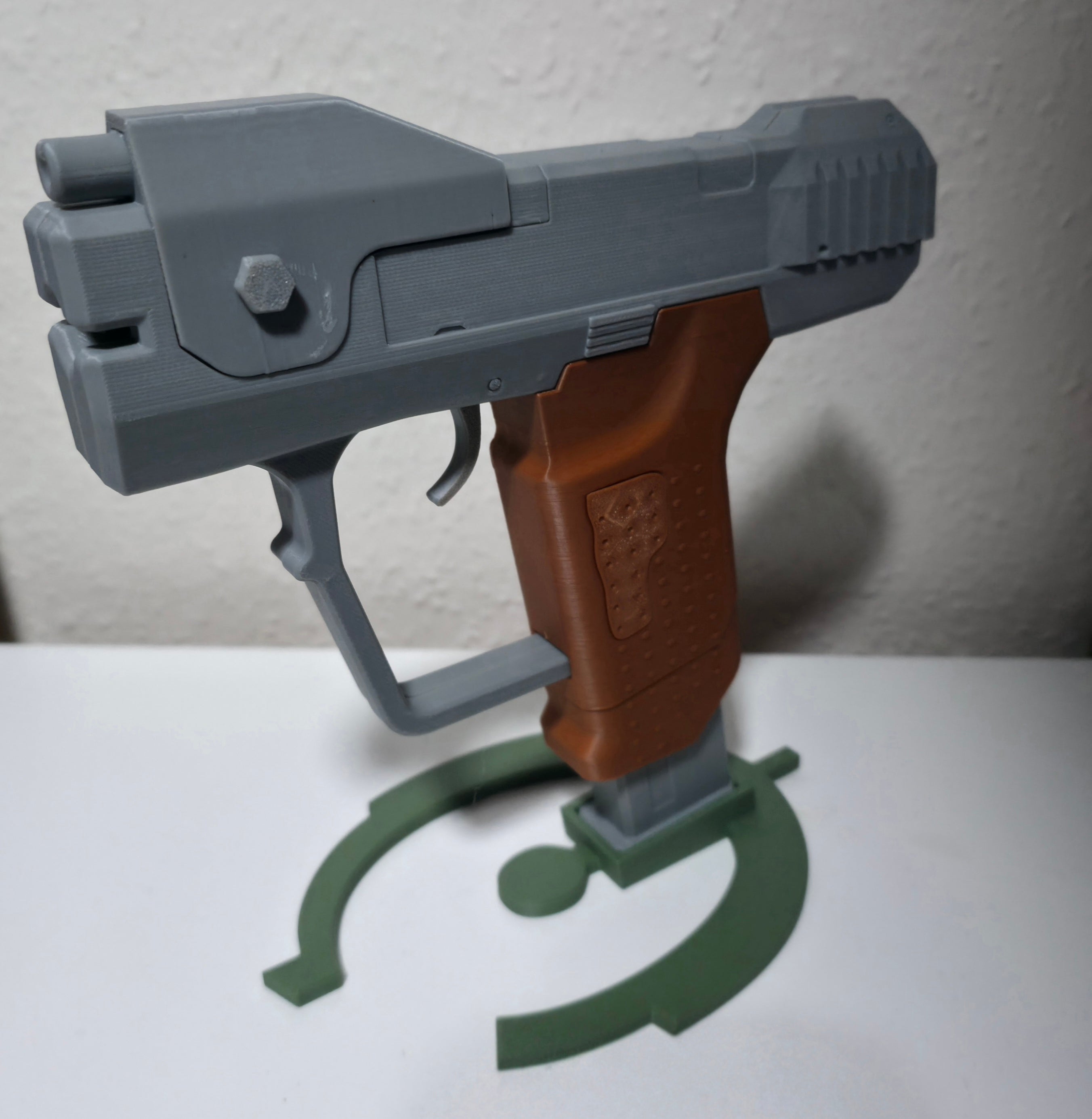 Halo MG6 Magnum Replica — Working Trigger, Display Stand